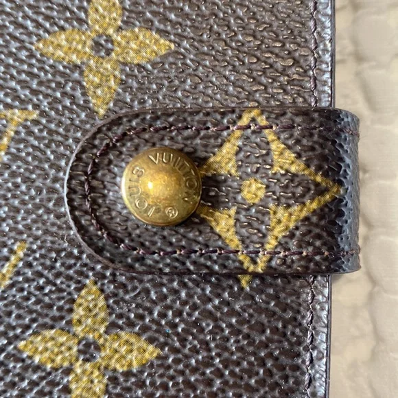 Louis Vuitton Agenda Pm. With extra bits for free included. - Picture 3 of 17